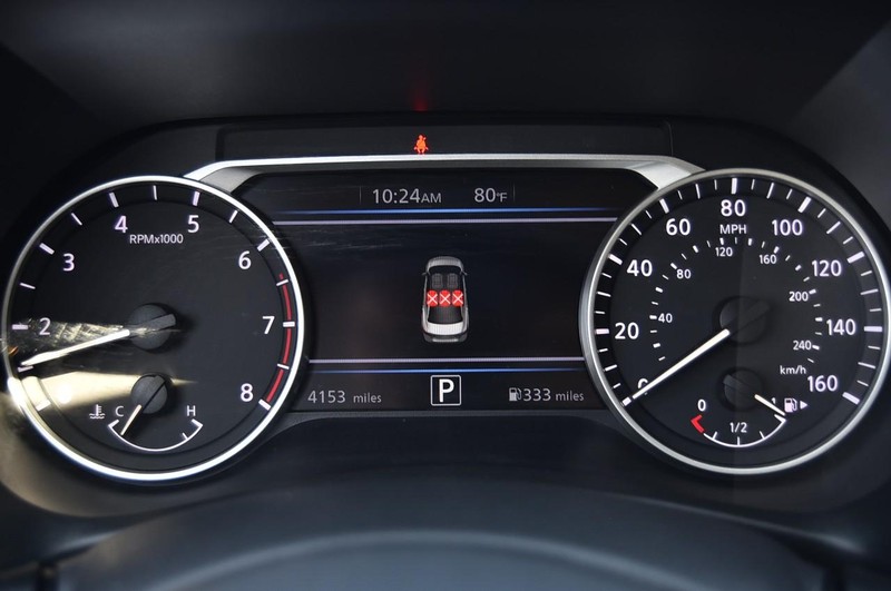 Nissan Sentra Vehicle Image 13