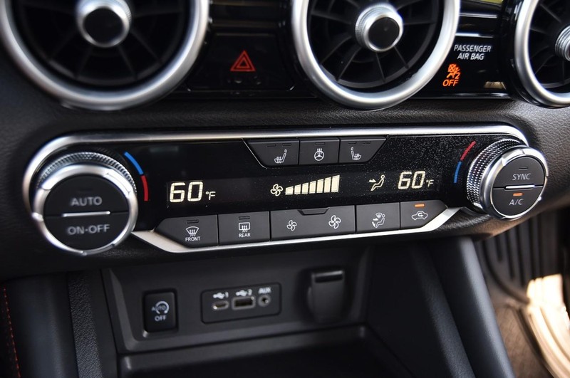Nissan Sentra Vehicle Image 16