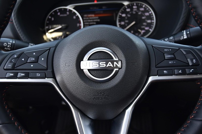 Nissan Sentra Vehicle Image 19