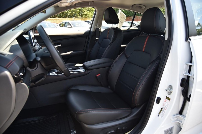 Nissan Sentra Vehicle Image 20