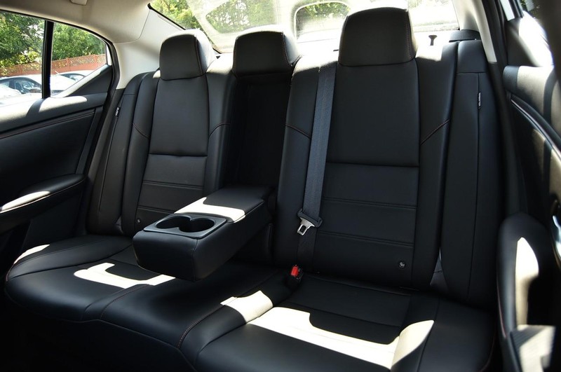 Nissan Sentra Vehicle Image 23