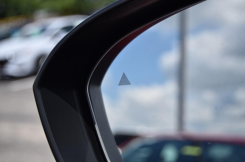 Nissan Rogue Vehicle Image 10