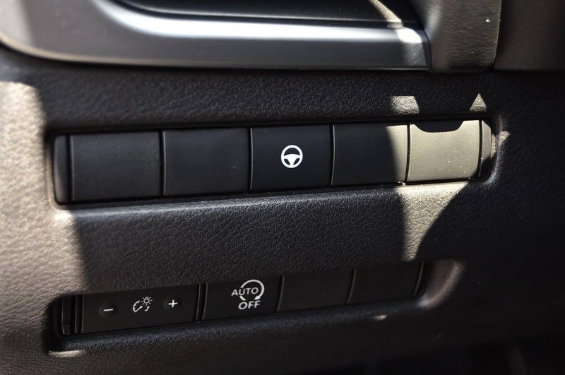 Nissan Rogue Vehicle Image 11