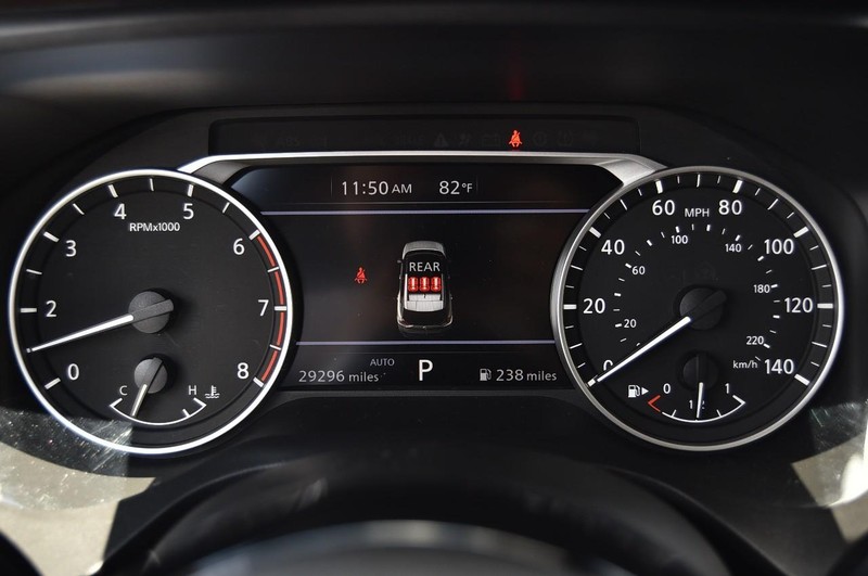 Nissan Rogue Vehicle Image 12