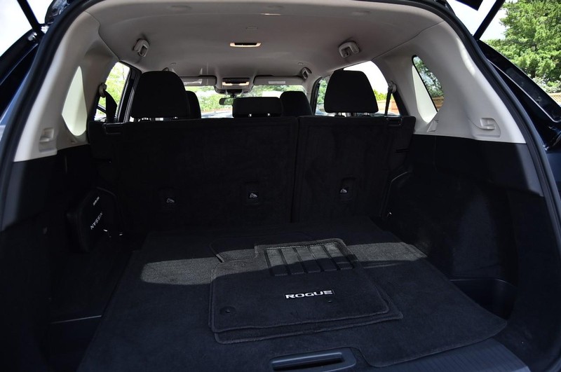 Nissan Rogue Vehicle Image 23