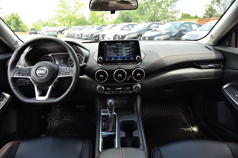 Nissan Sentra Vehicle Image 08
