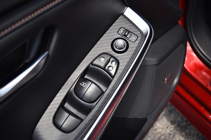 Nissan Sentra Vehicle Image 09