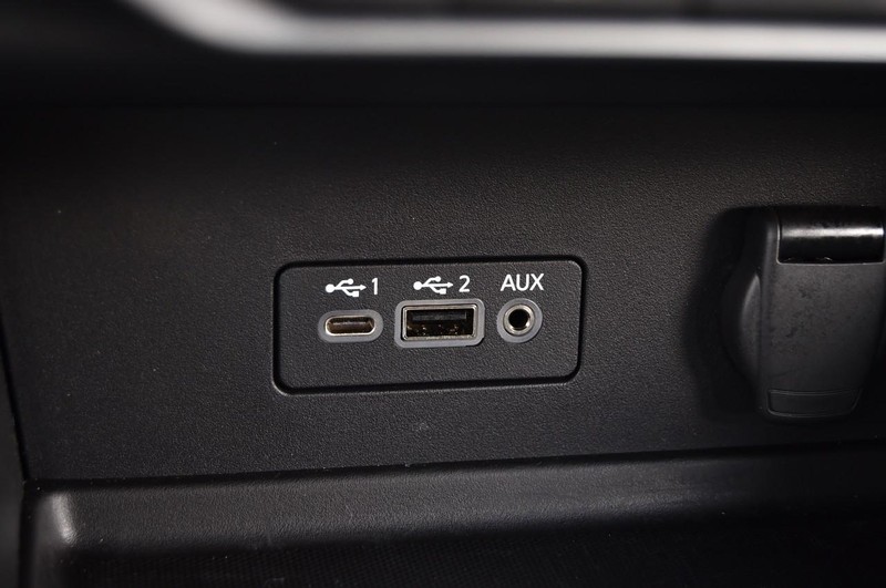 Nissan Sentra Vehicle Image 17