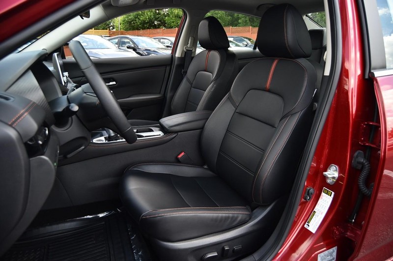 Nissan Sentra Vehicle Image 20