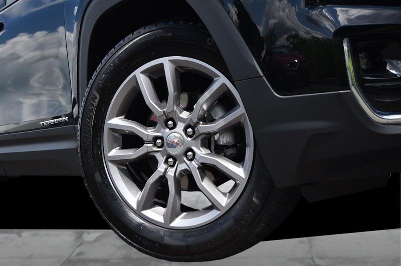 GMC Terrain Vehicle Image 03