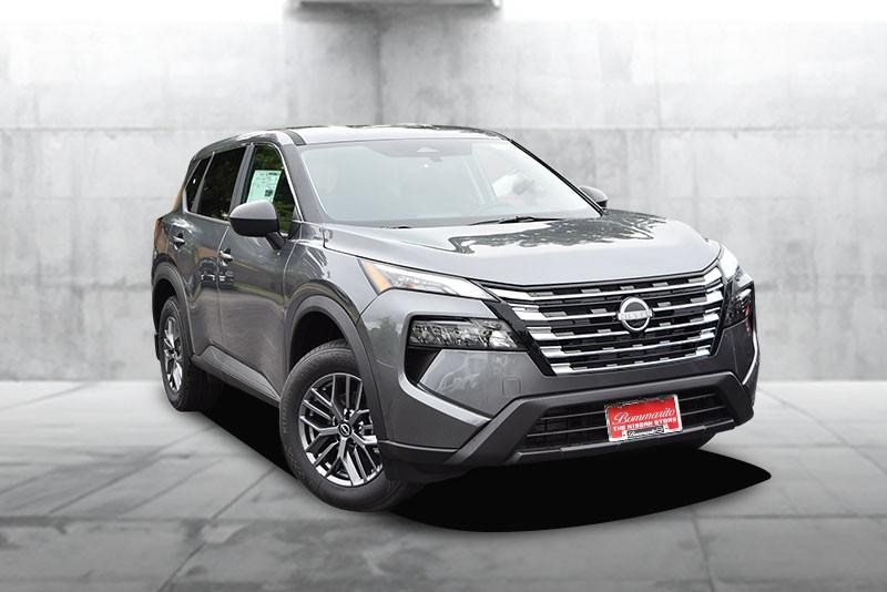 Nissan Rogue Vehicle Image 02
