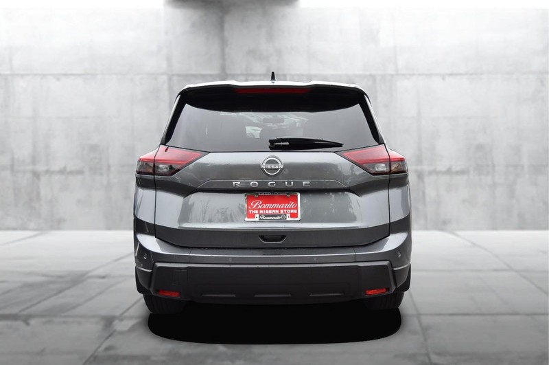 Nissan Rogue Vehicle Image 06