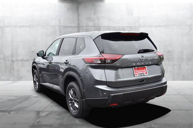 Nissan Rogue Vehicle Image 07