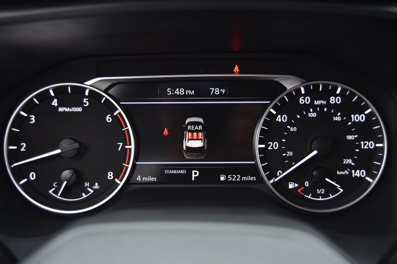 Nissan Rogue Vehicle Image 12