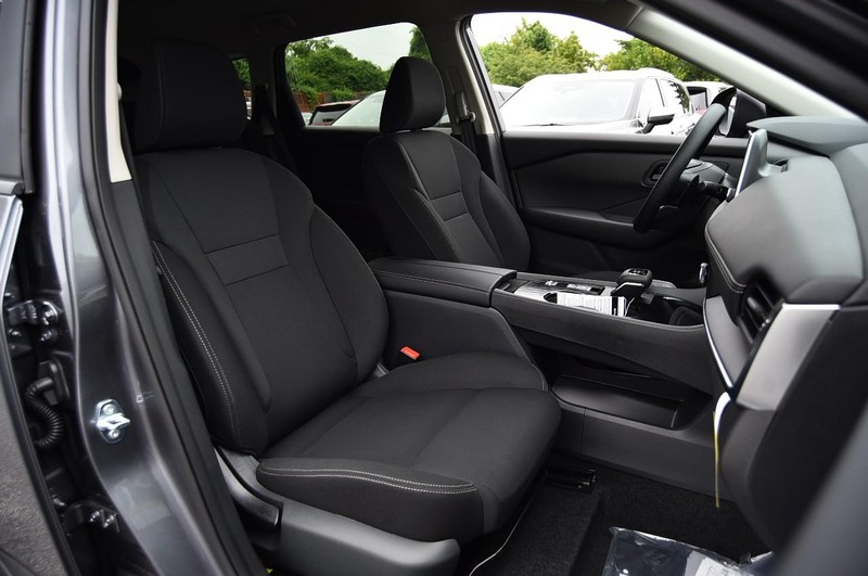 Nissan Rogue Vehicle Image 20