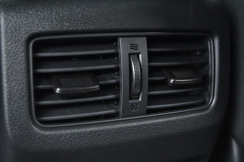 Nissan Rogue Vehicle Image 22