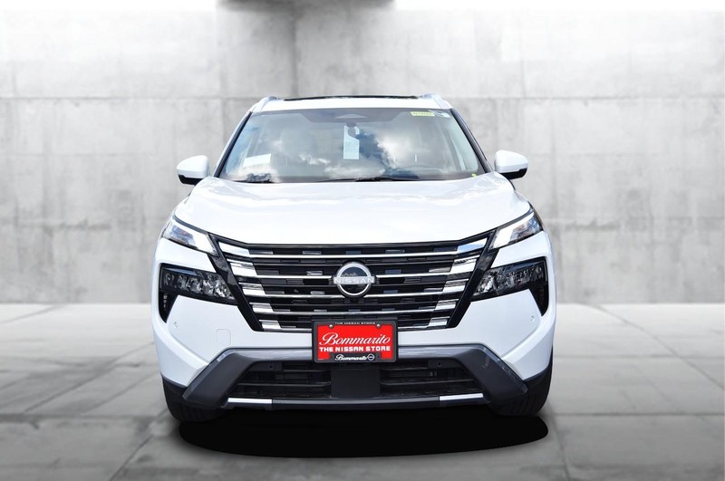 Nissan Rogue Vehicle Image 04
