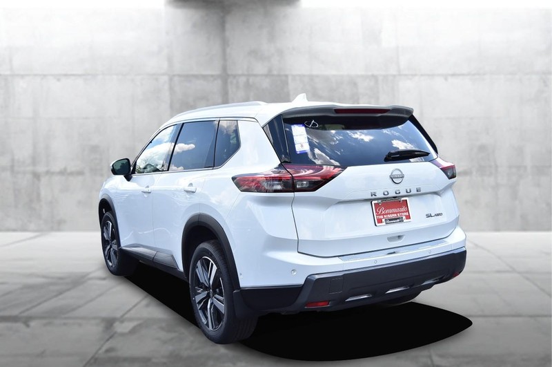 Nissan Rogue Vehicle Image 07
