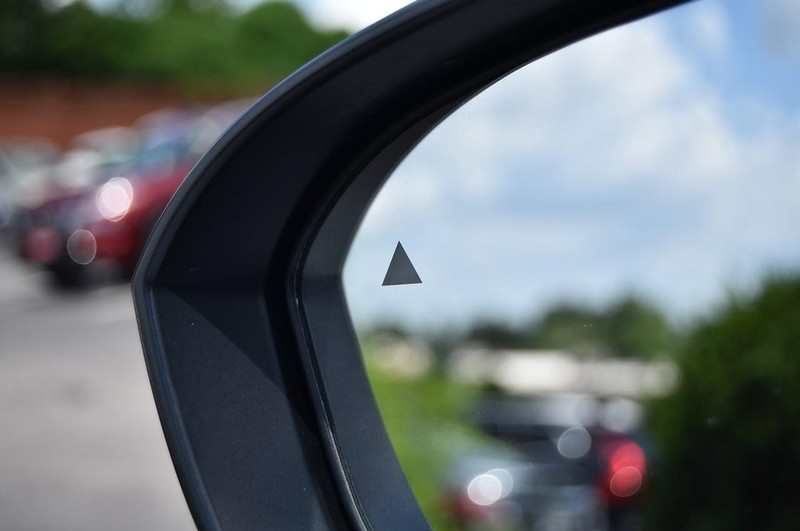 Nissan Rogue Vehicle Image 11