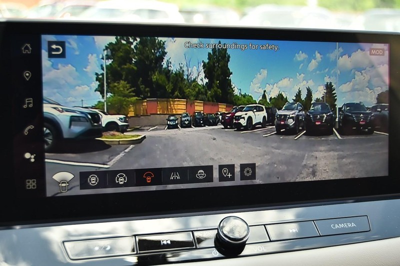 Nissan Rogue Vehicle Image 17