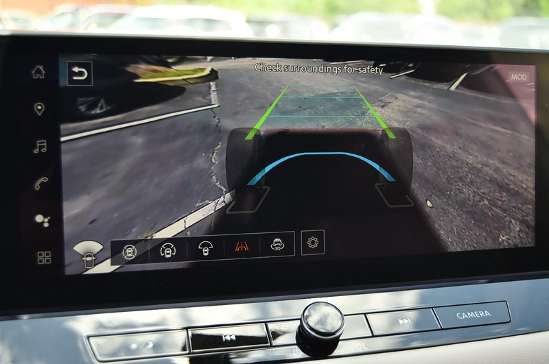 Nissan Rogue Vehicle Image 18