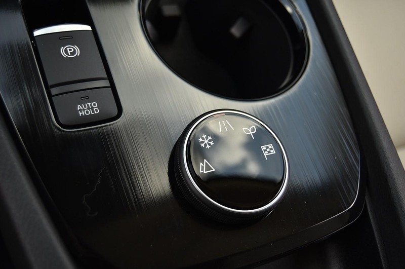 Nissan Rogue Vehicle Image 21