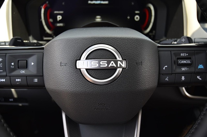 Nissan Rogue Vehicle Image 22