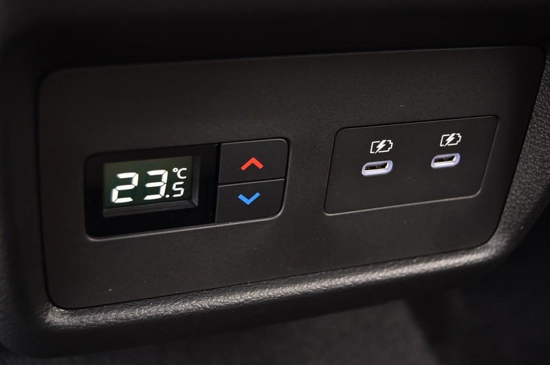 Nissan Rogue Vehicle Image 28