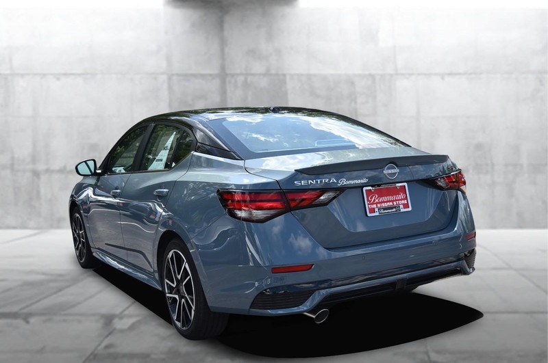 Nissan Sentra Vehicle Image 07