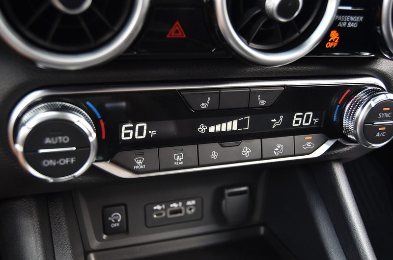 Nissan Sentra Vehicle Image 15