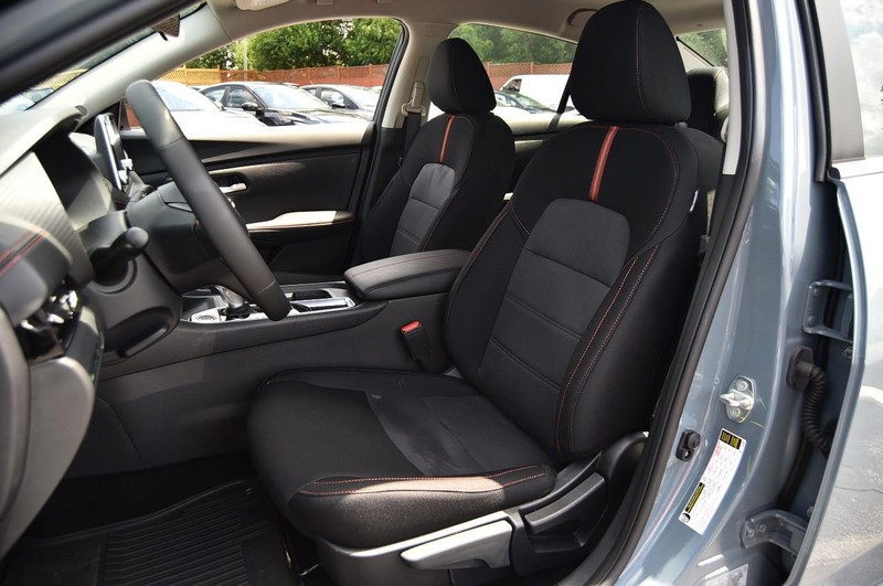 Nissan Sentra Vehicle Image 19