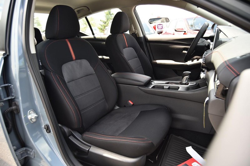 Nissan Sentra Vehicle Image 20