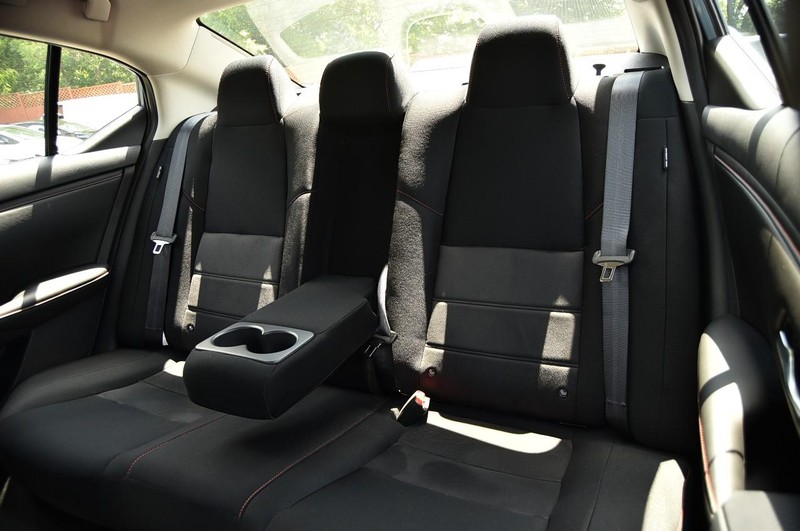 Nissan Sentra Vehicle Image 21