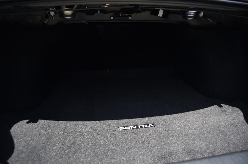 Nissan Sentra Vehicle Image 23