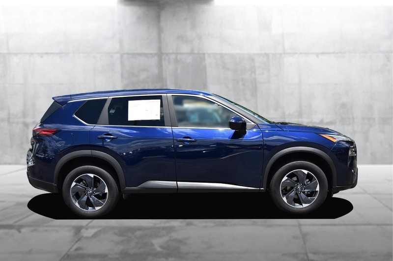 Nissan Rogue Vehicle Image 05