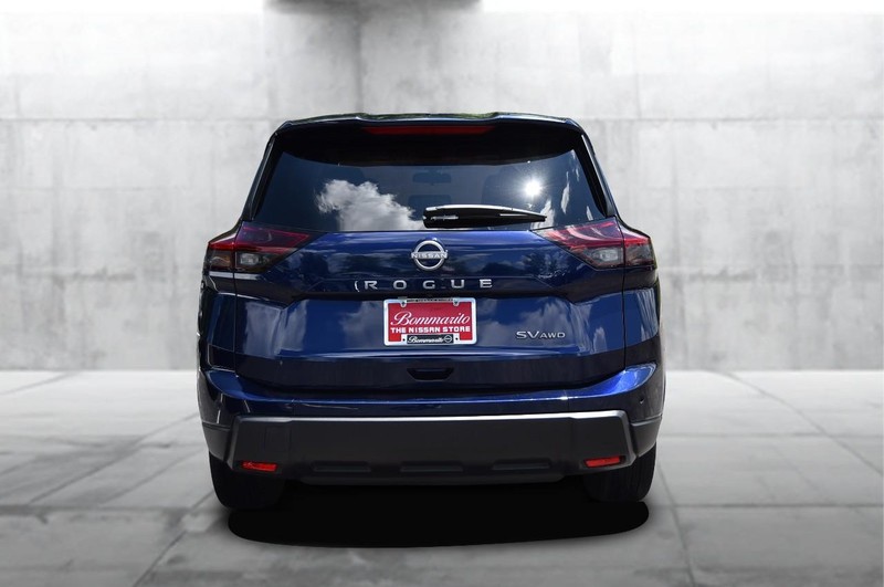 Nissan Rogue Vehicle Image 06