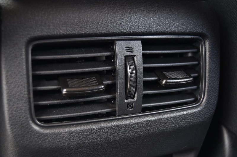 Nissan Rogue Vehicle Image 21