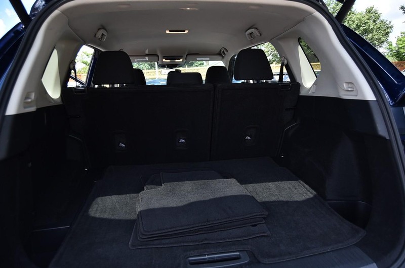 Nissan Rogue Vehicle Image 23