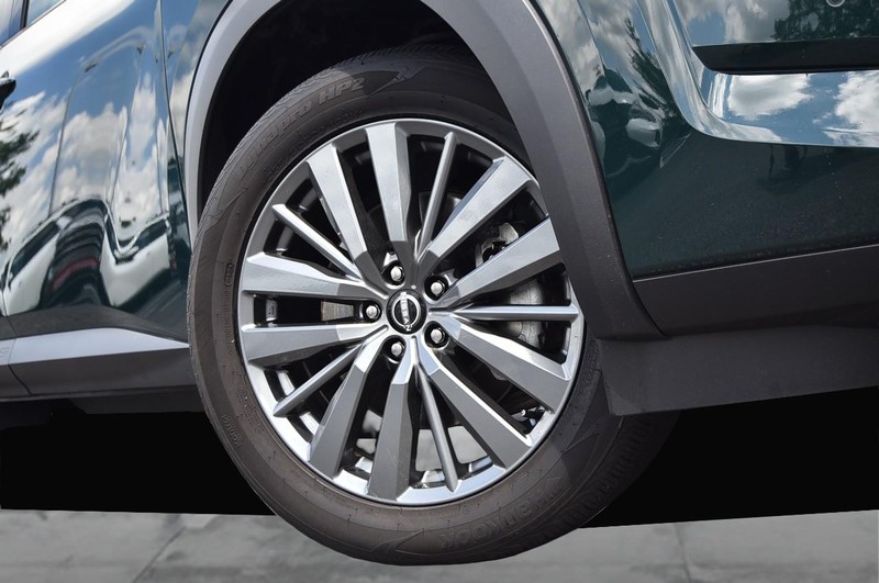 Nissan Pathfinder Vehicle Image 03