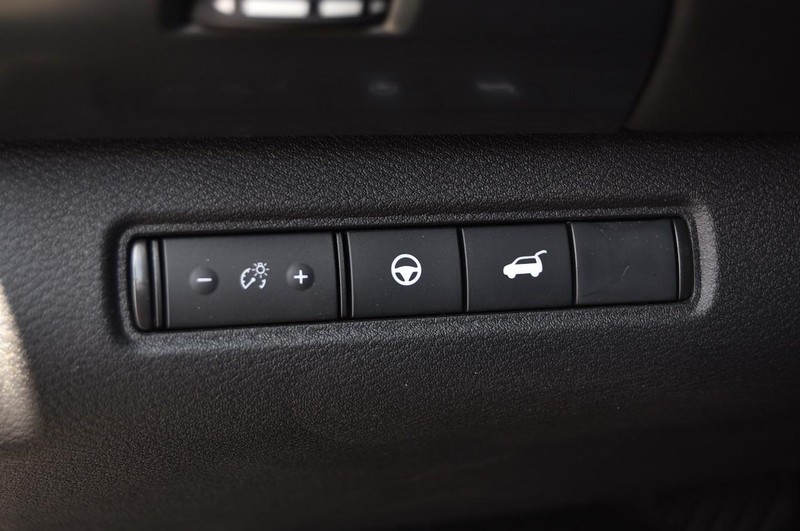 Nissan Pathfinder Vehicle Image 11
