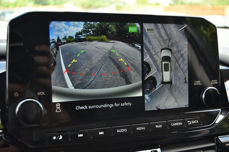 Nissan Pathfinder Vehicle Image 13