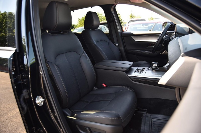 Mazda CX-90 Vehicle Image 21
