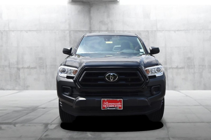 Toyota Tacoma 2WD Vehicle Image 04
