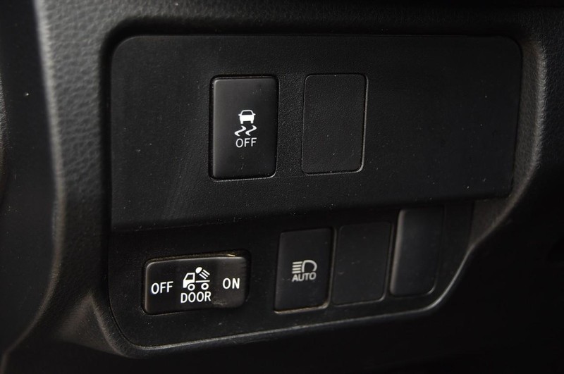 Toyota Tacoma 2WD Vehicle Image 11