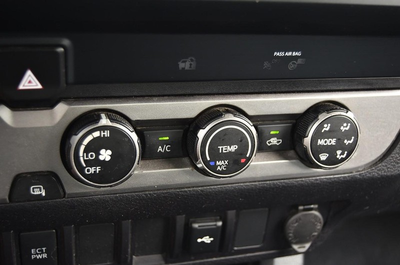 Toyota Tacoma 2WD Vehicle Image 15