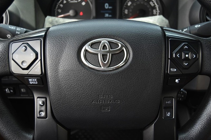 Toyota Tacoma 2WD Vehicle Image 16