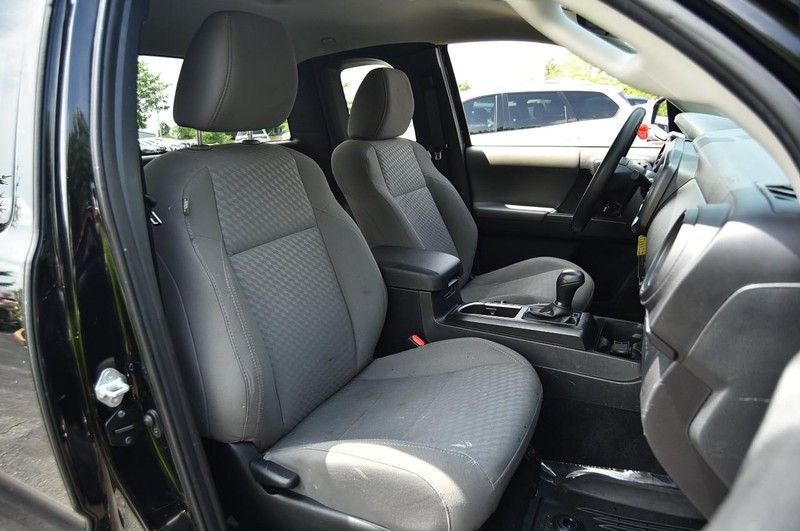 Toyota Tacoma 2WD Vehicle Image 18