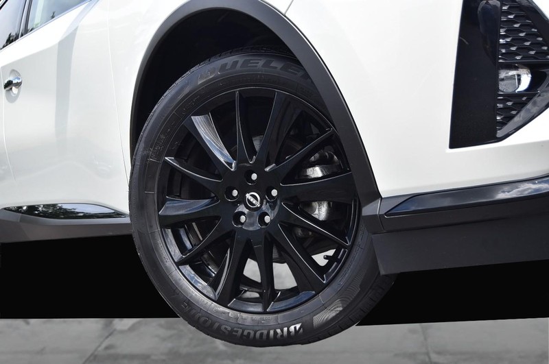 Nissan Murano Vehicle Image 03