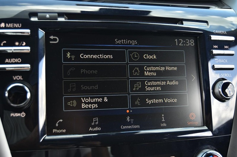 Nissan Murano Vehicle Image 15