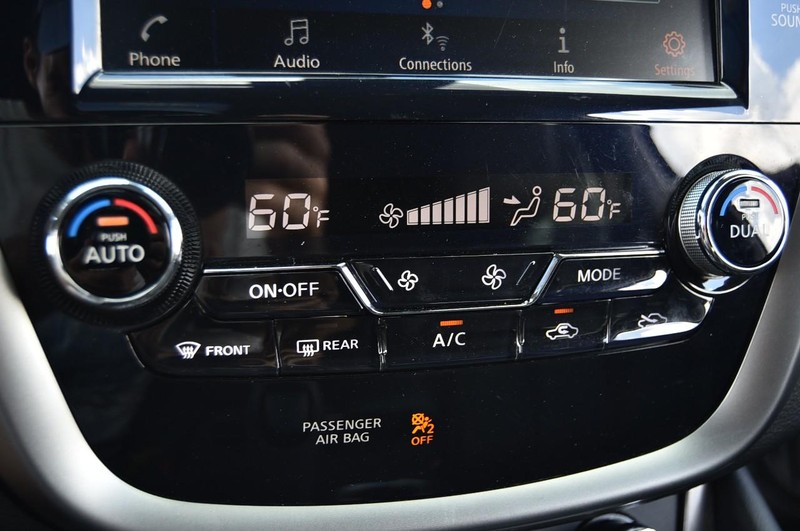 Nissan Murano Vehicle Image 16